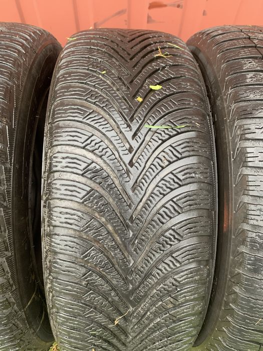 Opony zimowe z stalowkami 205/55R16