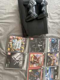 PS3 com dois comandos e 8 jogos