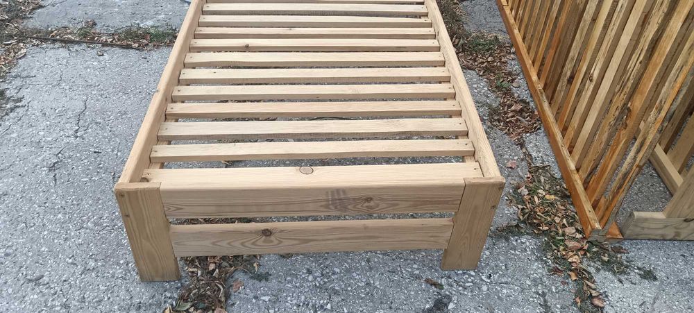 Łóżko sosnowe 206x107x34