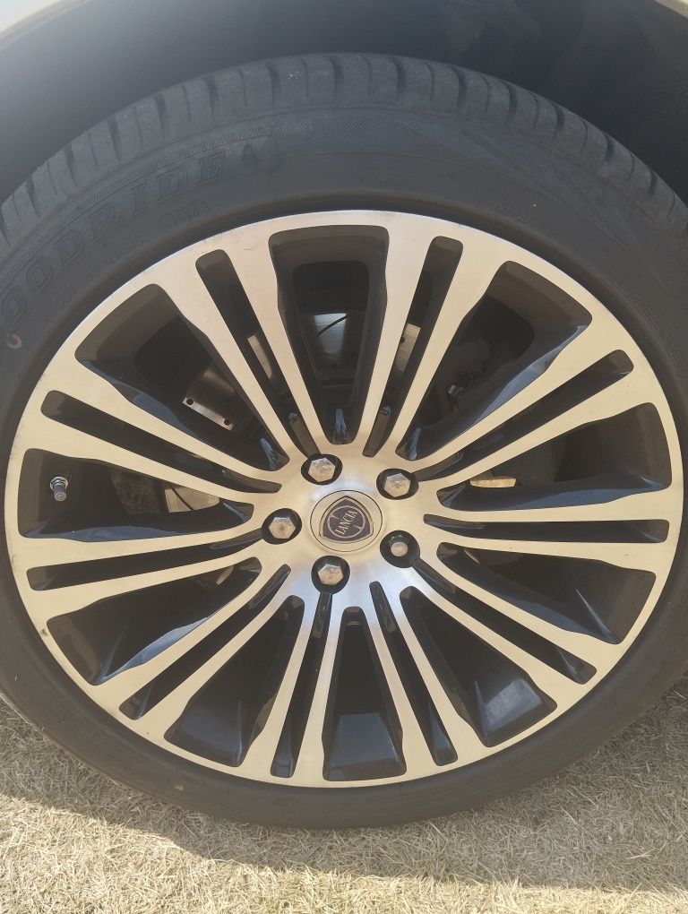 Lancia Thema Chrysler 300C 3.0 CRD 2012 r