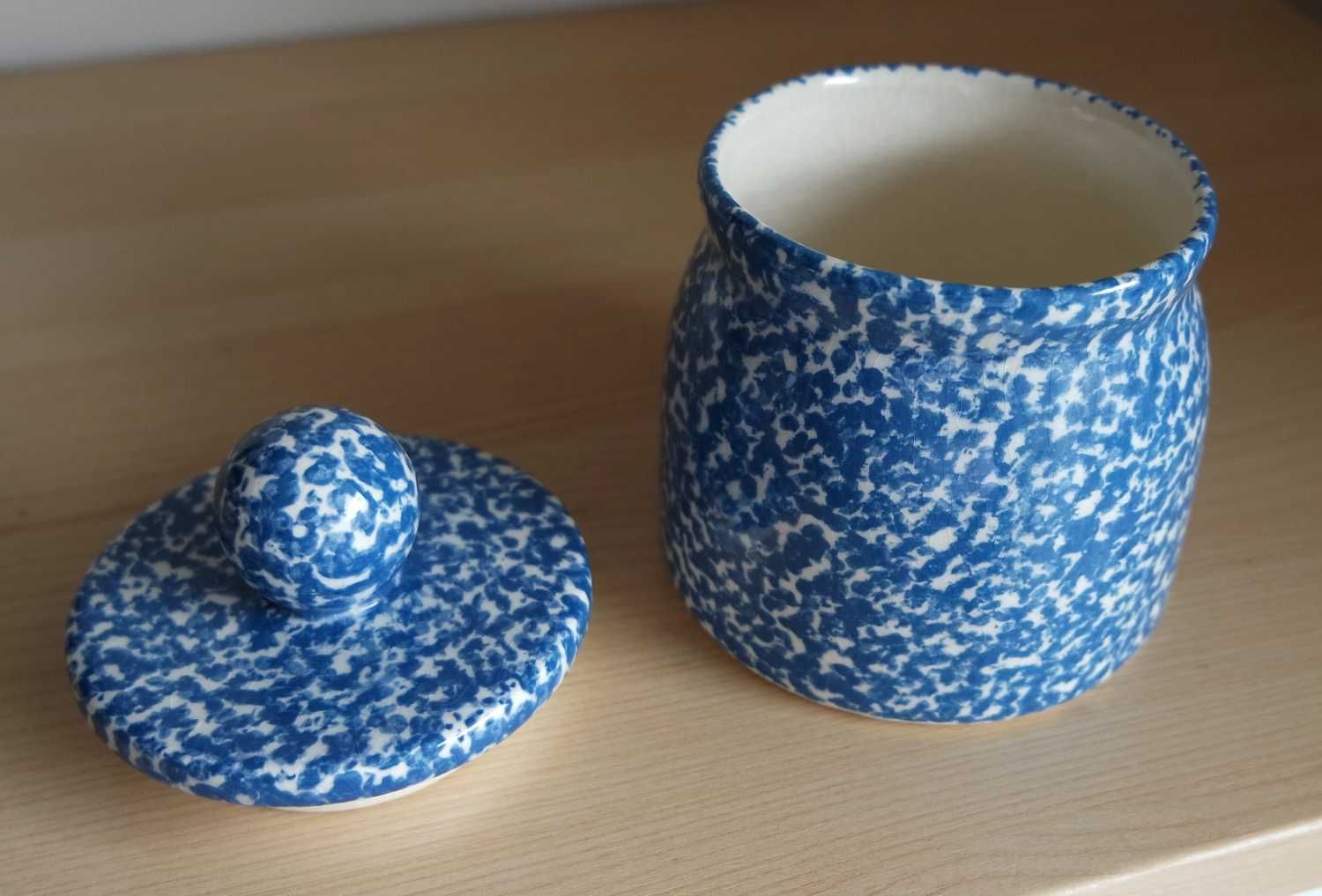 Cukiernica ceramiczna niebieska unikatowa pokrywa