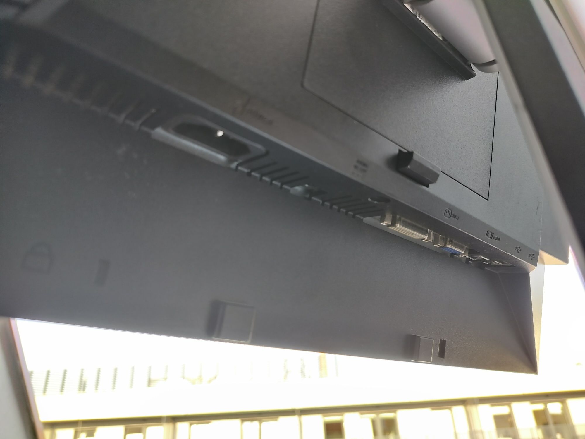 2 sztuki: Monitor Dell 19" 19 cali + 1x kabel zasilający