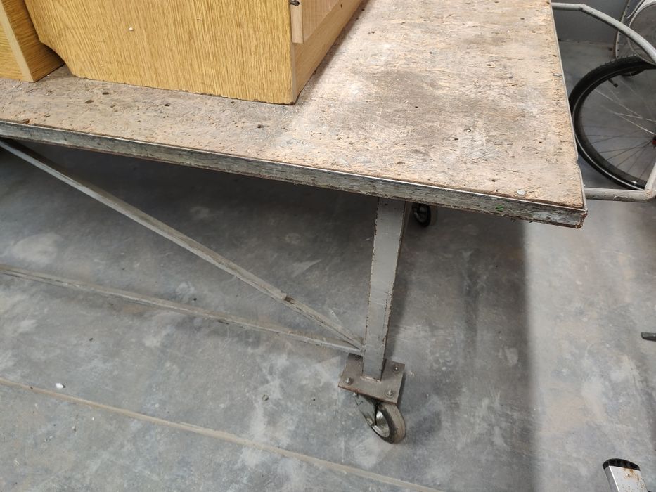 Stół techniczny montażowy przy produkcji warsztatowy  125 x 250