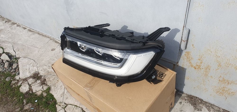 Фари Toyota land cruiser 300