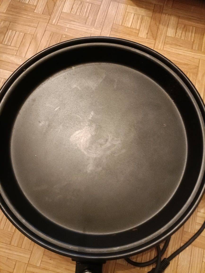 Elektryczna patelnia do pizzy
