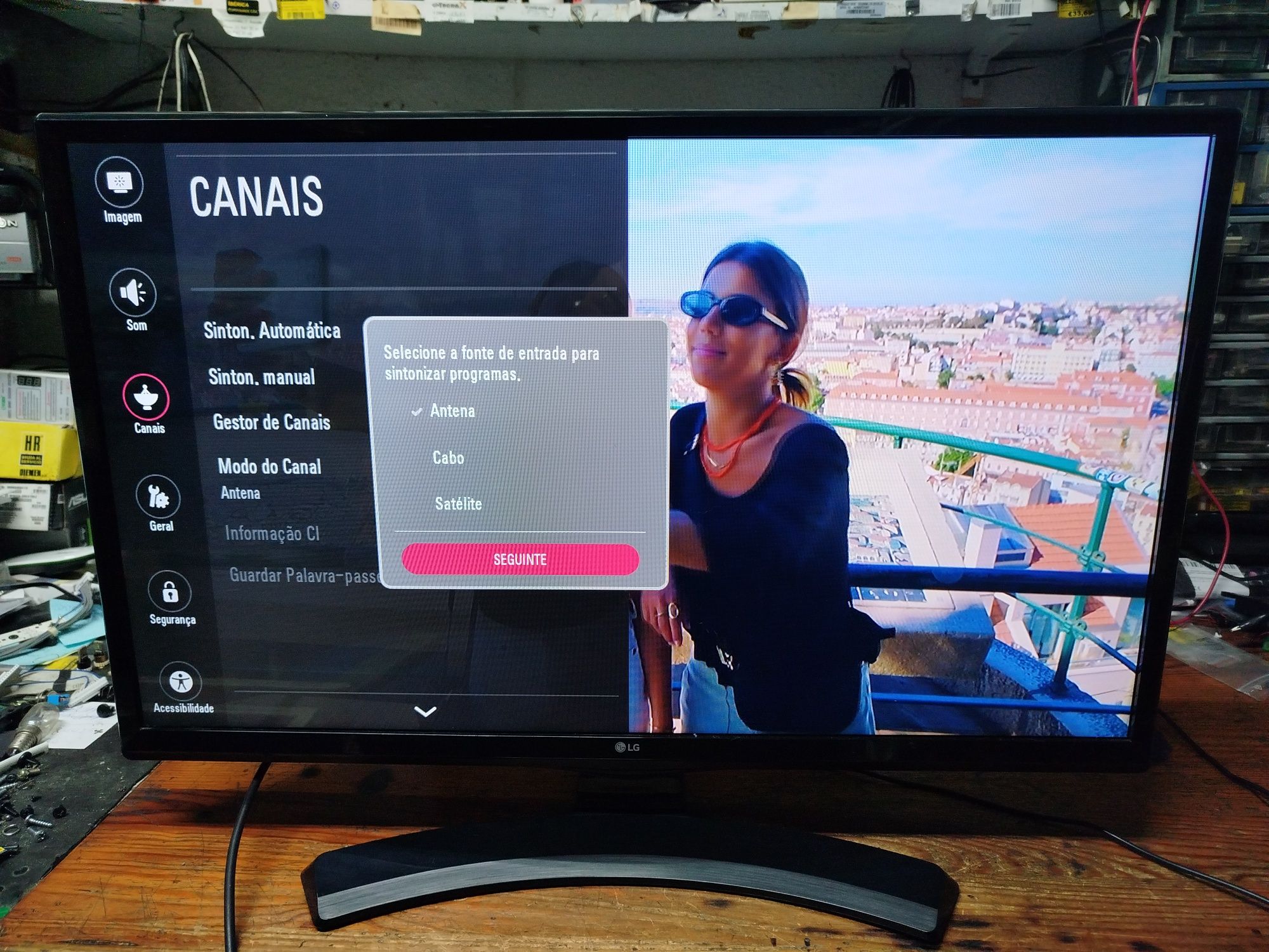 LCD LG 28 polegadas totalmente funcional