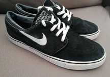 Ténis NIKE - Tamanho 43