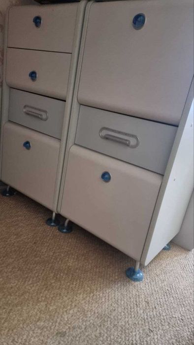 Продаю меблі -  дитячу кімнату (ліжко "чердак", шафа, 2 тумби, стіл).