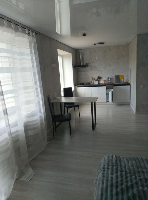 1-кімн.сучасна студія 129 кв.  від 1 місяця