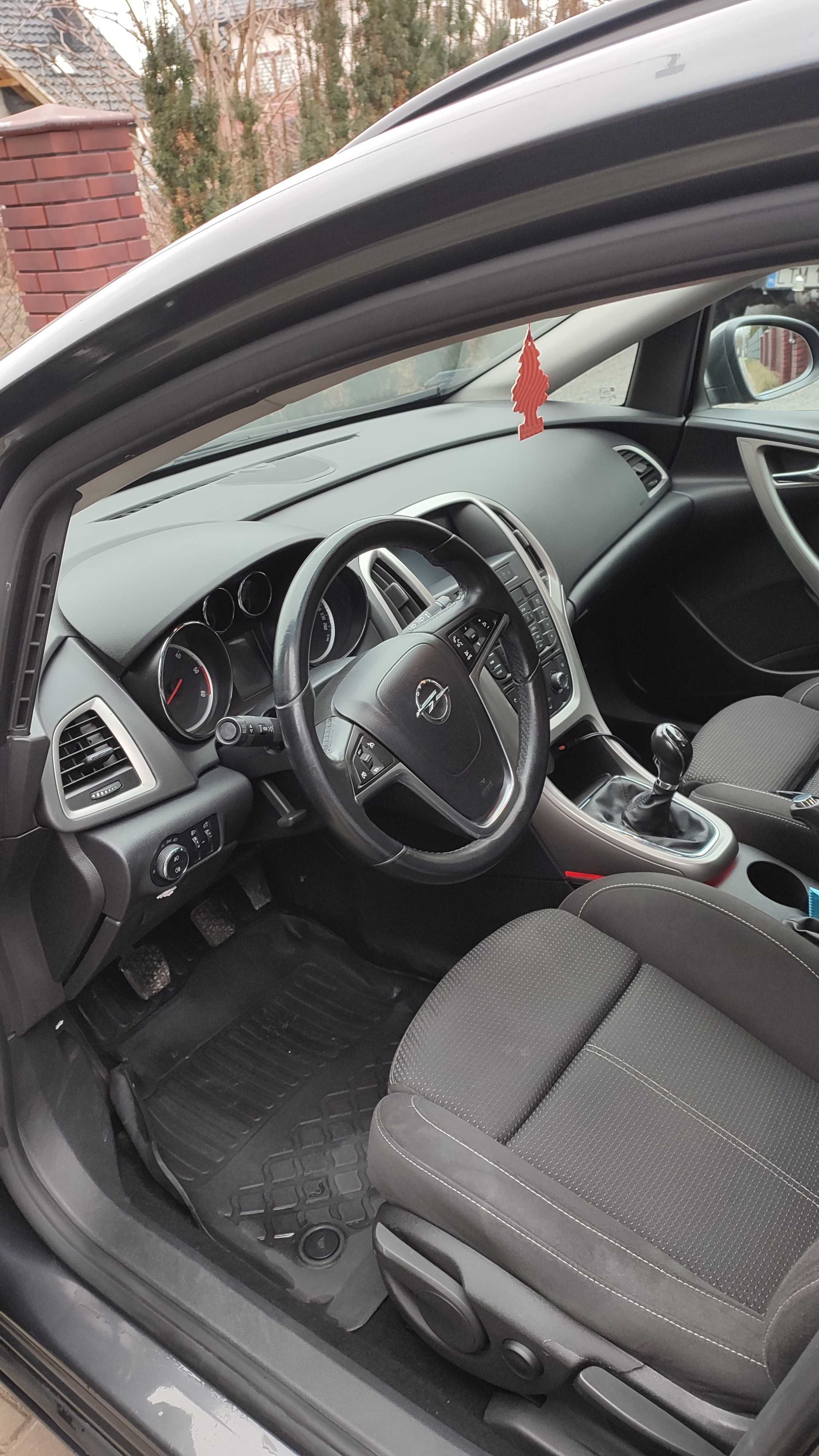 Opel Astra J 2011r 1.7cdti Sprowadzona z Niemiec duża Nawi Radio 7"