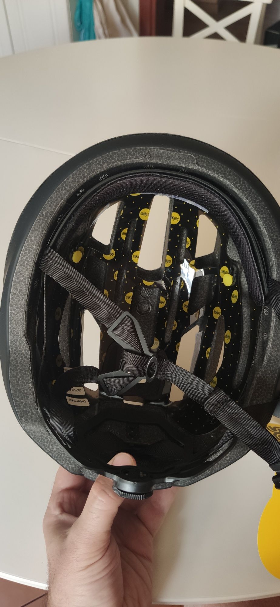 Велошолом Oakley ARO3 розмір М