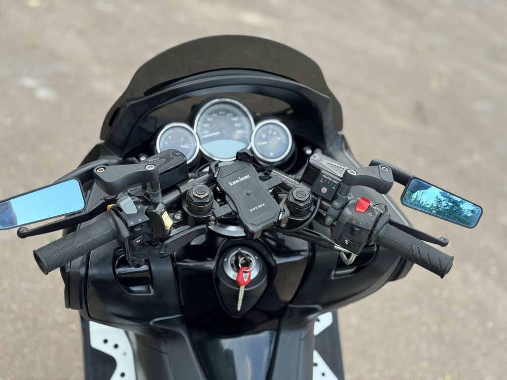 Максі - скутер Yamaha T-MAX 500 Ямаха з Японіі