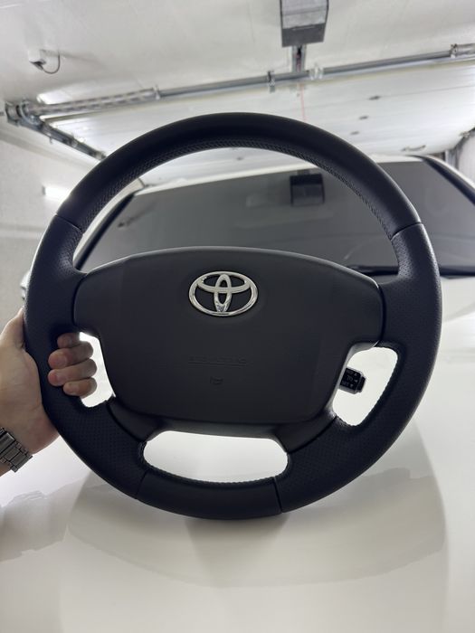 Руль в зборі на Toyota Lend Cruiser 200