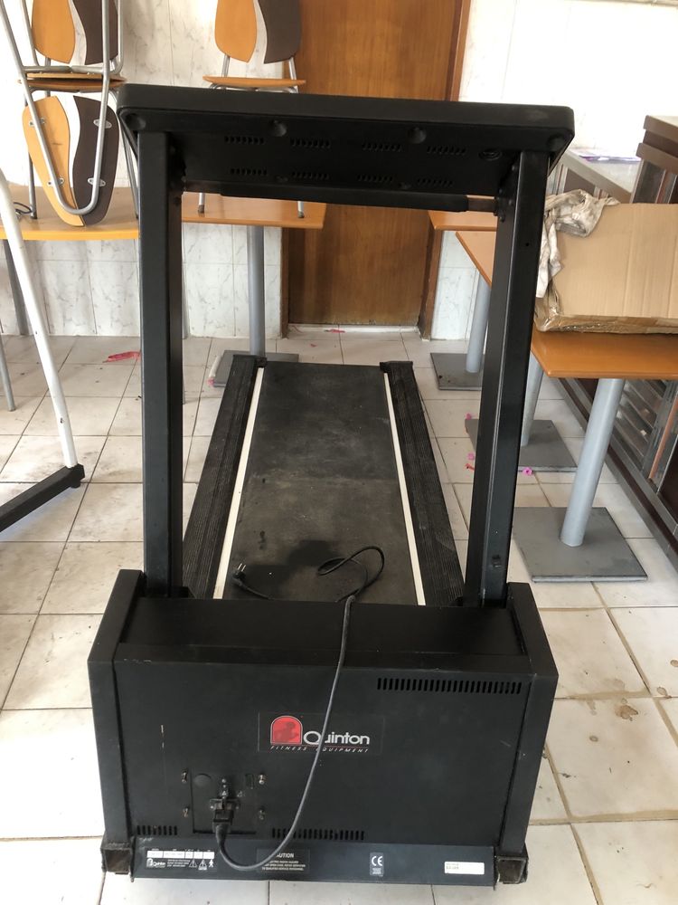 Passadeira Profissional Quinton ClubTrack Plus – Avariada (Erro Motor)