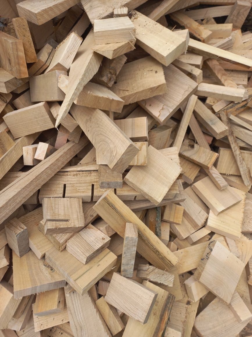 Продам дрова  ясен кубики, горбиль, обрізки