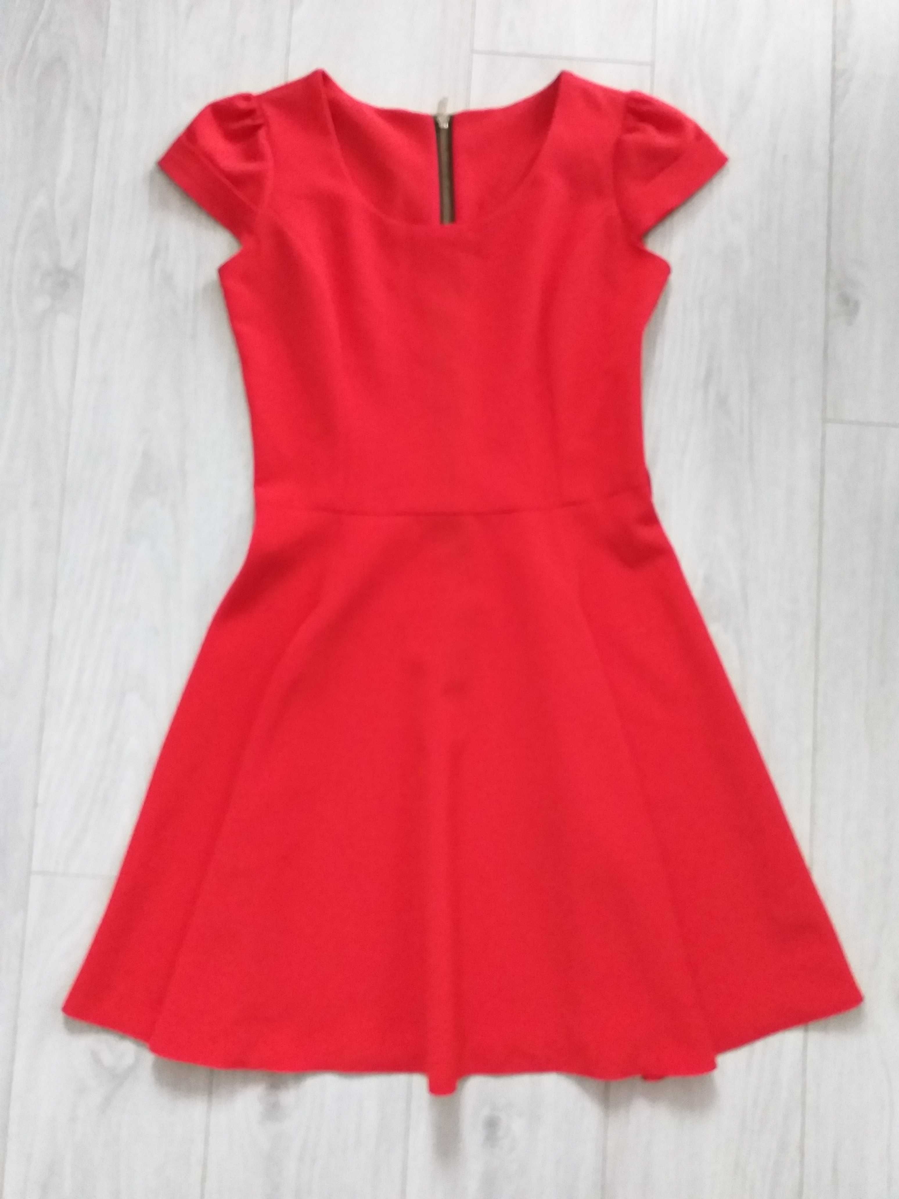 Czerwona rozkloszowa sukienka, rozmiar XS