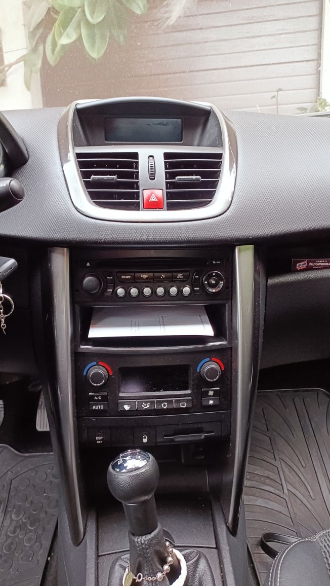 Peugeot 207 1.6 HDI 2012