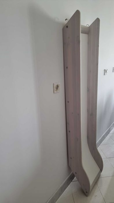 Escorrega de quarto para criança
