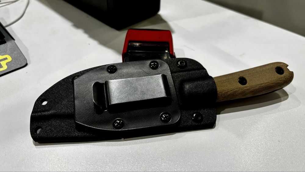 Nóż Esee 4 HM używany