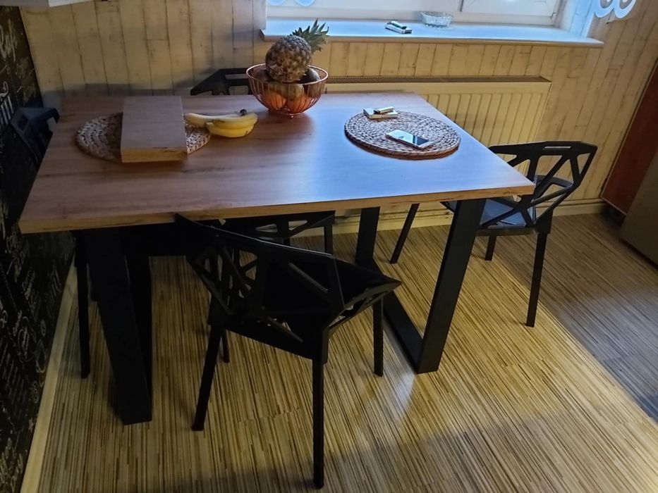Stol plus 4 krzesla