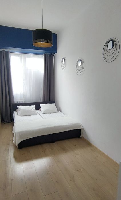 Klimatyczny 2-pok apartament w ścisłym centrum W-wy,  do 5 osób.
