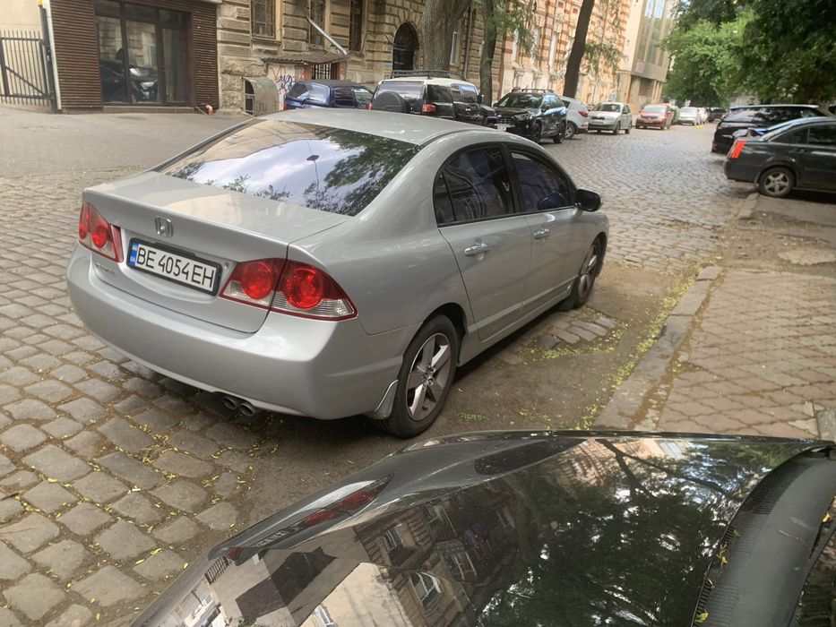 Honda civic 4D 1.8 г/б акпп