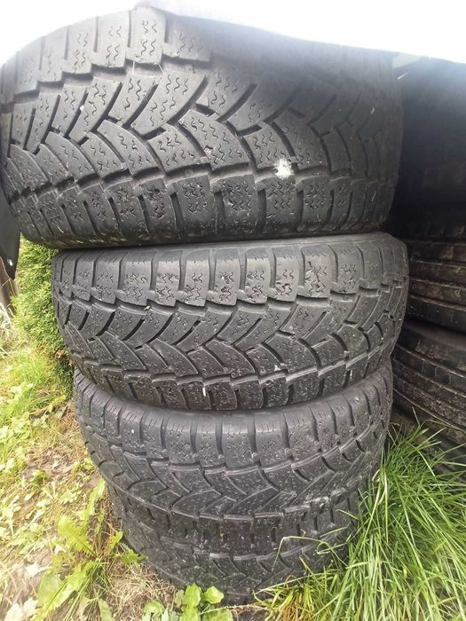 Opona do busa Vredestein wzmocniona 225/65R 16 C, 4szt. (cena 1szt.)