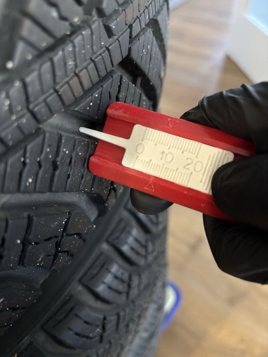 Opony caloroczne 215/50/R17 KUMHO wielosezonowe