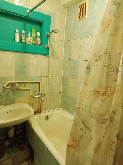 здаю окрему кімнату