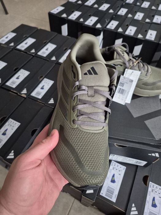 ДЕШЕВО! Продам кросівки літні Adidas Runfalcon 5 р.42.5 (27см) олива