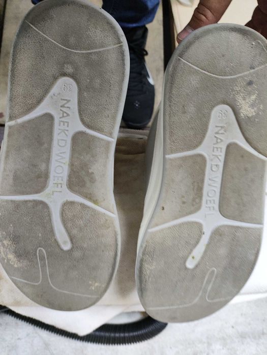 Гарне взуття жіноче кросівки ботинки на платформі 24см 37,5 розмір