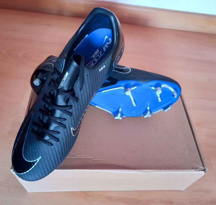 100% NOVO - Nike Mercurial Vapor Zoom 15 Academy FG / MG nr. 46

Nike