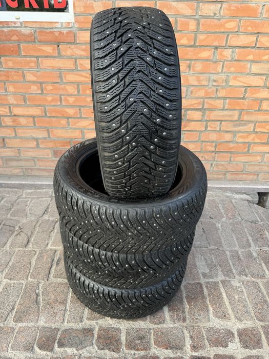 Nokian 215/50 R17