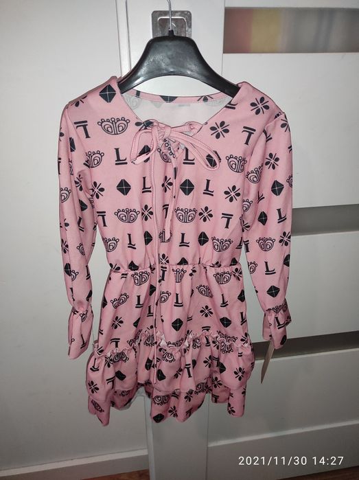 Nowa piękna sukieneczka dla dziewczynki