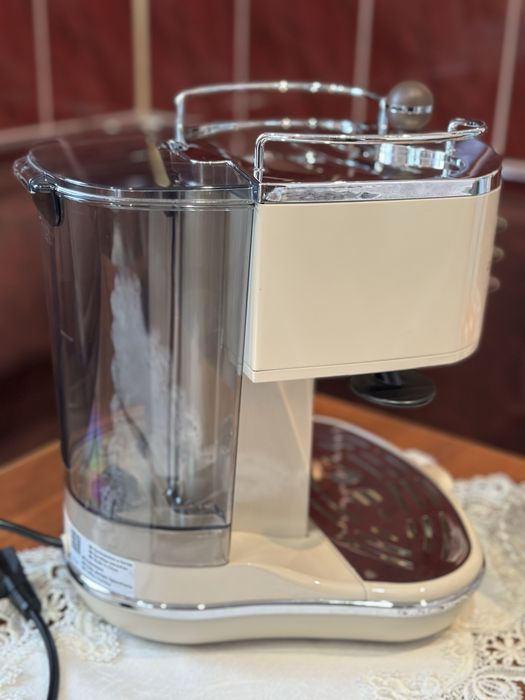 Продаю кавоварку DeLonghi ECO 311