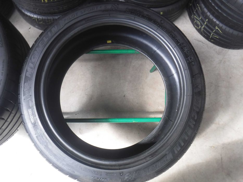 2+2xOpony 2x275/40/ZR19 2x255/40/ZR19 Michelin Pilot Sport 4S