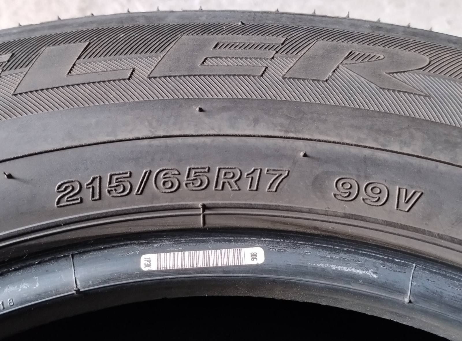 Шини б в літні R17 215/65 Bridgestone Dueler H/P Sport