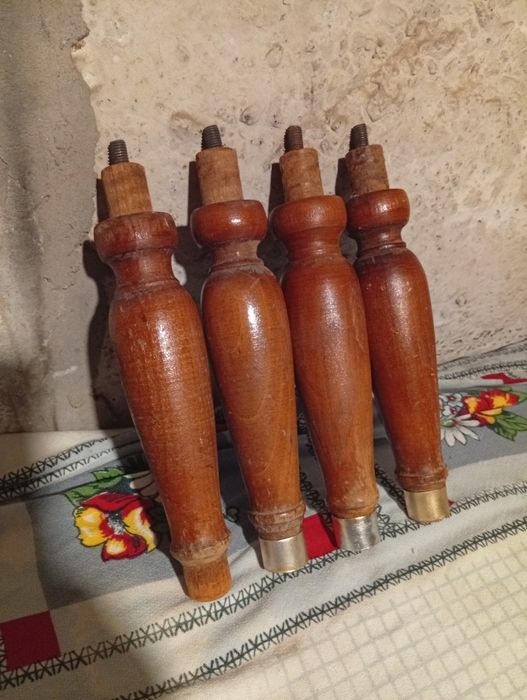 Ніжки для ліжка,дивану, шафи,тумбочки.