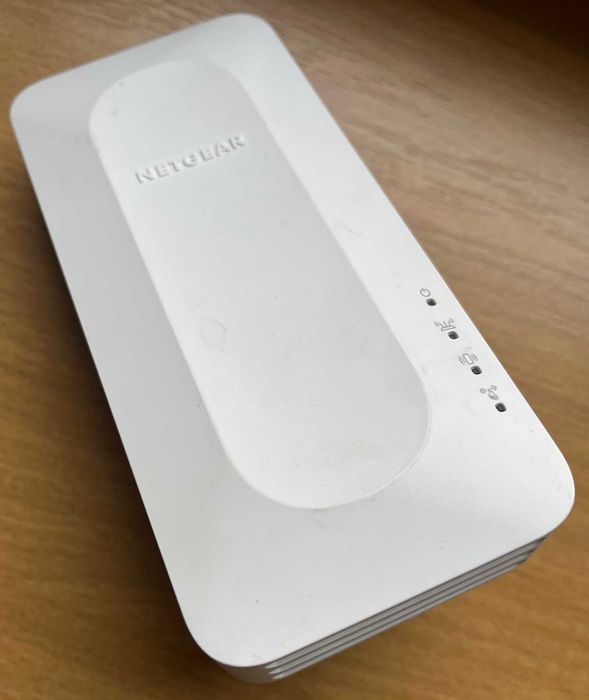 Netgear EAX12-100PES wzmacniacz sygnału Wi-Fi