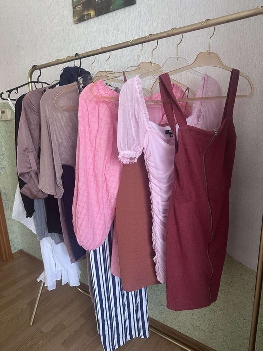 Жіночі сукні розміру XS-S в ідеальному стані  Prettylittlethings