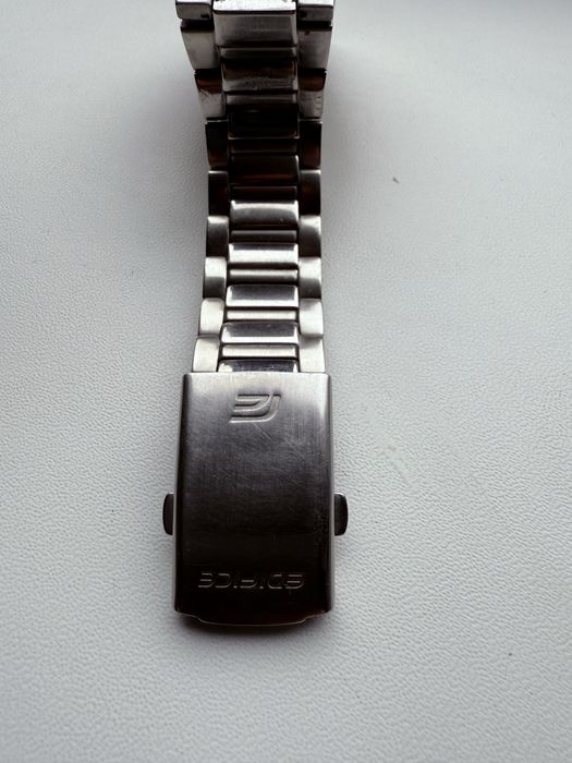 Продам часы касио эдифайс