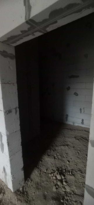 жк Аквамарин .Фасад  площадь  помещения 52 м2. потолки 4 метра. 15 квт