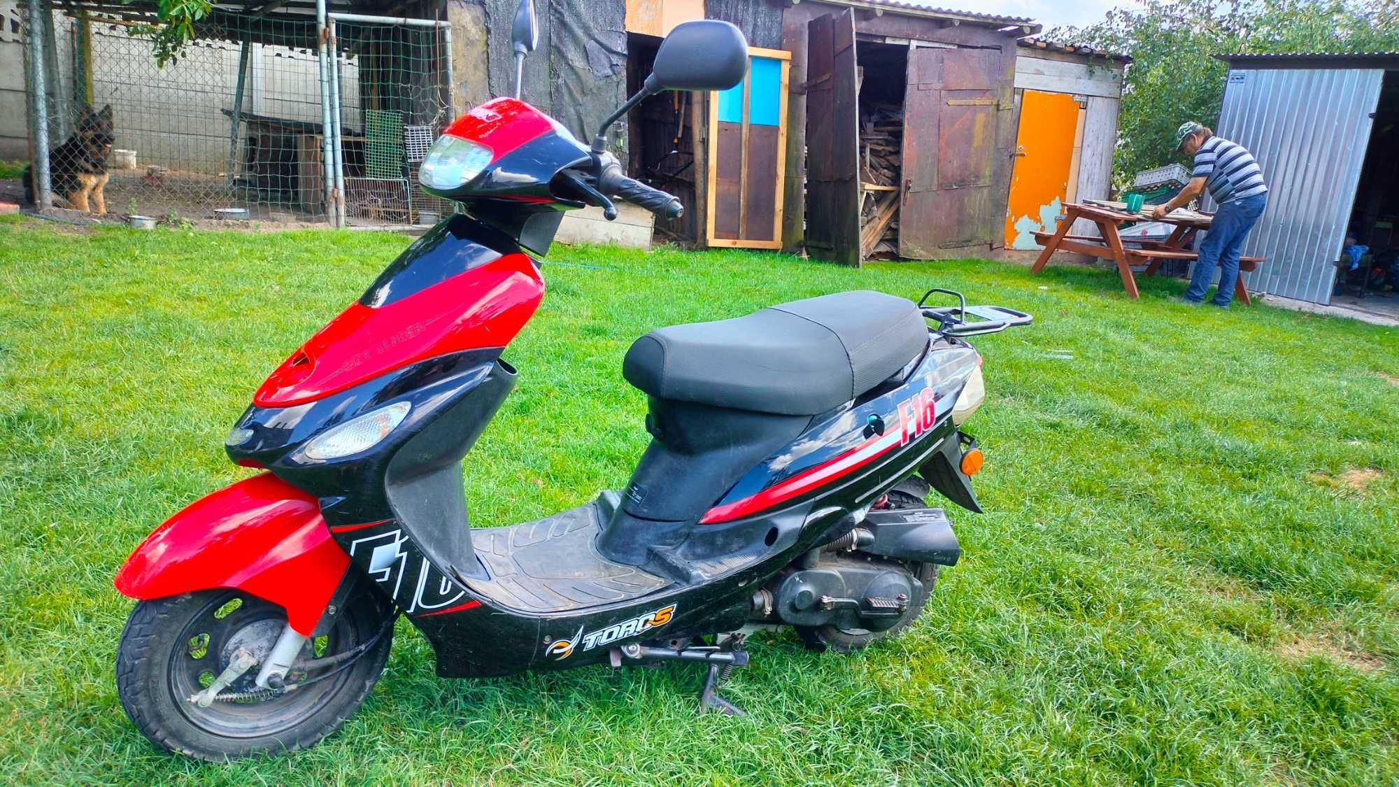 Skuter  50  motocykl