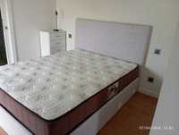 Cama de casal com sommier