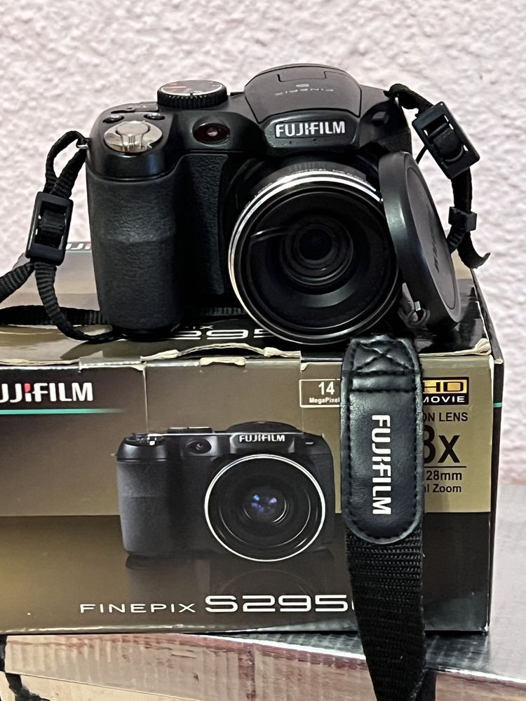 Фотоаппарат Fujifilm finepix s2950