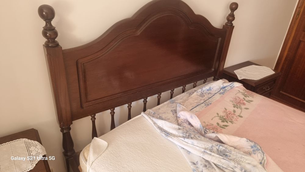 Cama de casal com colchão