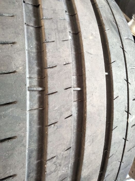 255 40 R20 Michelin