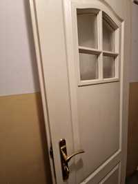 Drzwi łazienkowe białe