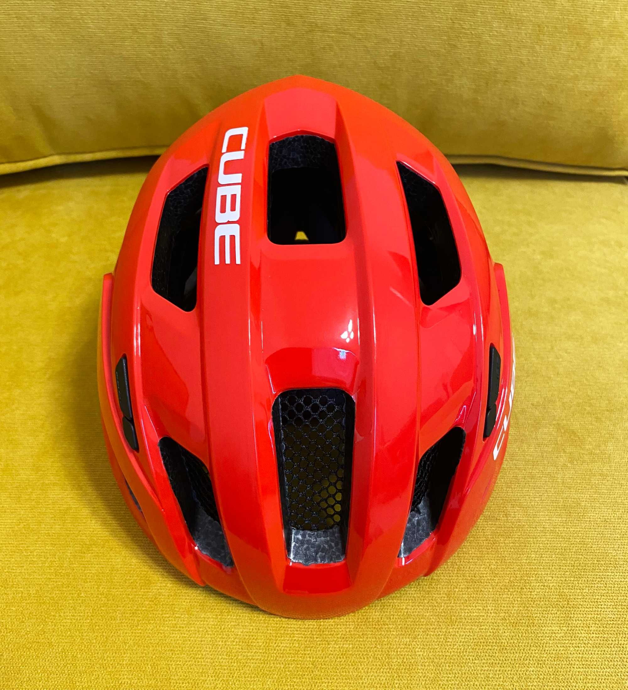 Велосипедный шлем Cube в размере S как новый