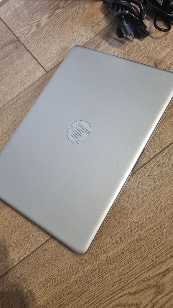 Laptop HP 14-dk0005nw - podświetlana klawiatura